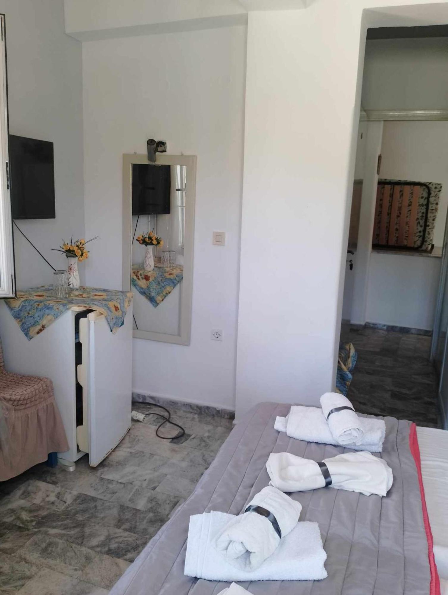 Cleios Rooms And Studios, Kalymnos 85200 Panormos  Экстерьер фото